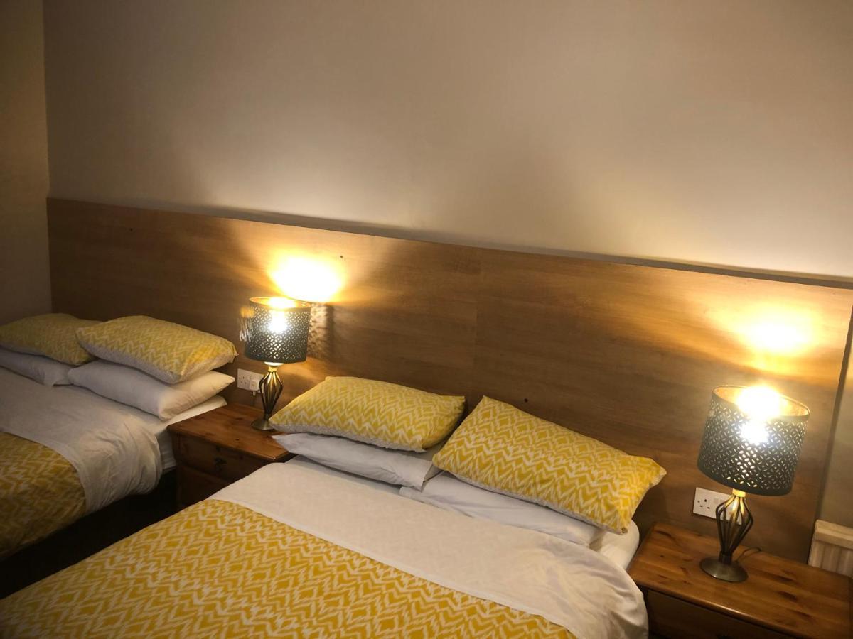 โรสวิลล์ ลอดจ์ บีแอนด์บี Hotel โดรฮาดา ภายนอก รูปภาพ